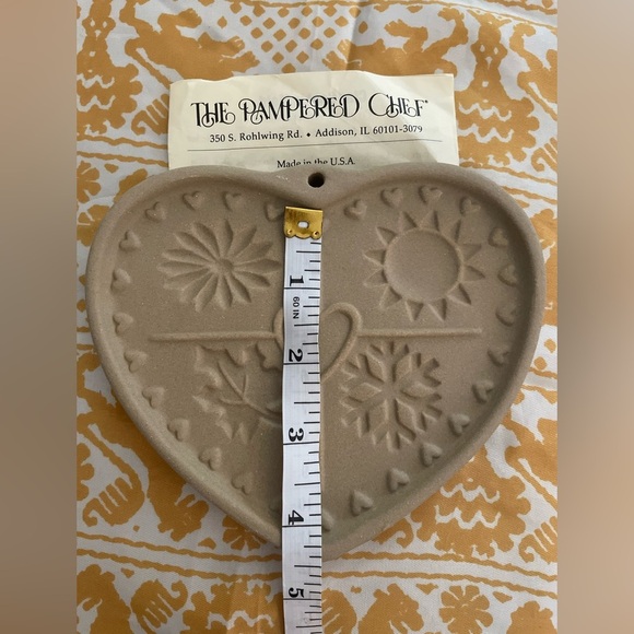 Pampered Chef “Seasons of the heart” Cookie Mold - Picture 3 of 4